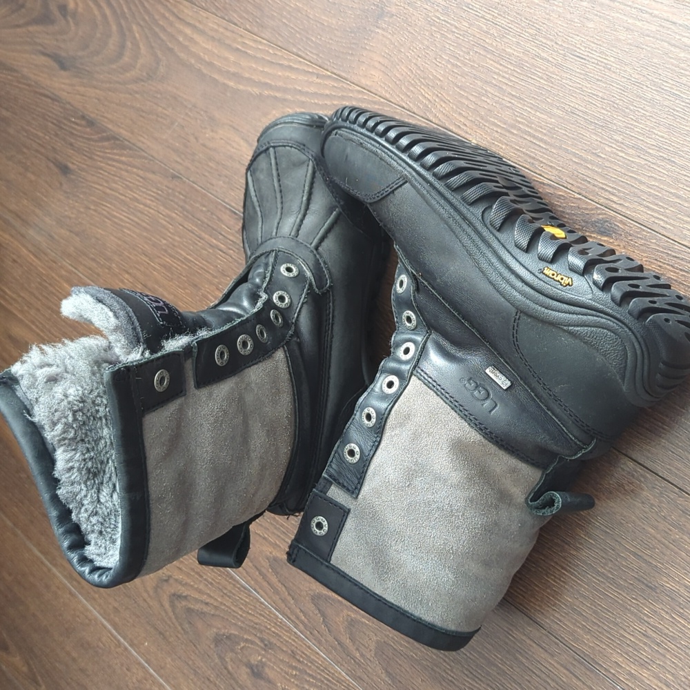 UGG Adirondack II Leather & Shearling Boot - Picture 3 of 12